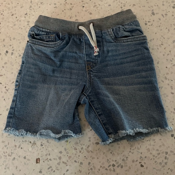 Bundle of Cat & Jack denim shorts 4T - Picture 4 of 7